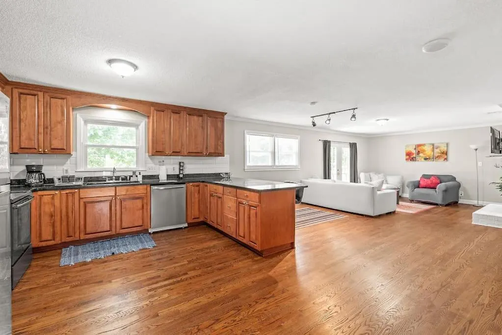 Centrally Located Ranch -15 Mins To Airport/Uptown Charlotte USA