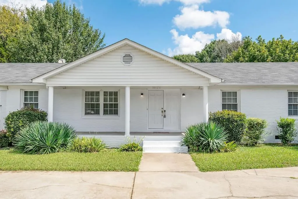 Centrally Located Ranch -15 Mins To Airport/Uptown Charlotte 0*,  USA